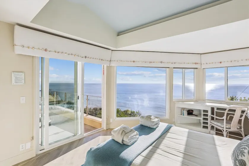 Million Dollar Ocean Views – Beachfront Bliss - Image 1
