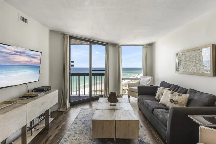 The Scallop by Brightwild-Beachfront Condo - Image 1