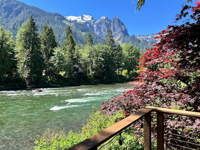Mountain View Cabin w/ amazing mountain views, hot tub, wifi, wood stove - Image 1