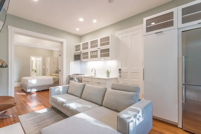 Sojourn Chic Boutique DuPont Living - Image 1