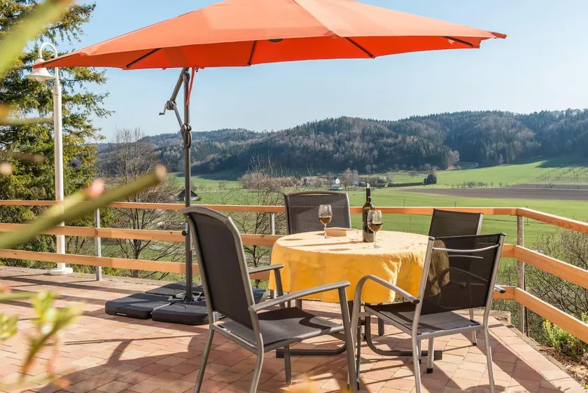 Appartement 'Ferienparadies Bodensee Fewo2' avec vue sur la montagne, piscine partagée et Wi-Fi - Image 1