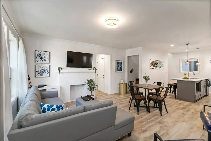 New Home in MidTown- Sleeps 11 For Rent in Atlanta - Image 1