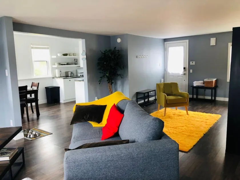 4-bedroom waterfront house in Shediac - Image 1