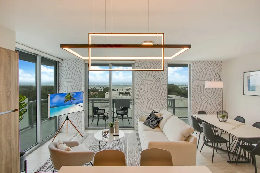 Bayviews 2 Bdrm Miami Design Apt! - Image 1