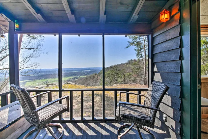 Secluded Ridgetop Hideaway w/ Valley Views! - Image 1