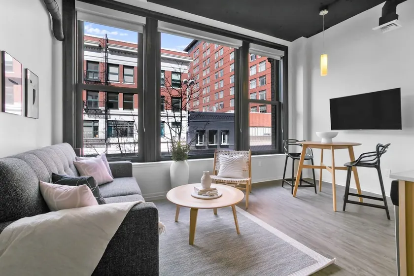 Classy Downtown Stay! Walk 2 Everything in Spokane - Image 1