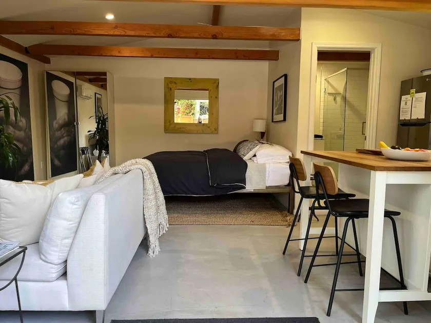 Private & Peaceful Serene Guest Suite - Image 1