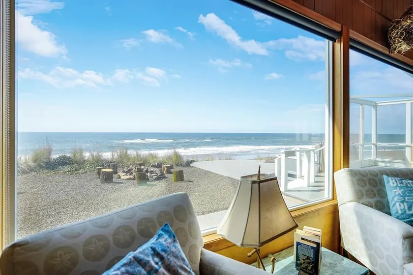 Oceanfront + Dogs + Hot Tub = Idyllic Beach House! - Image 1