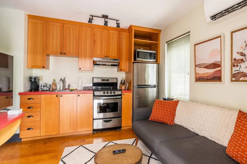 Quirky Micro Apt - Foodies, Artists, Coffee - Image 1