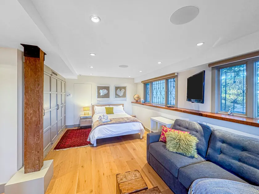 Cozy Private Apt in Sherwood Forest SF i - Image 1