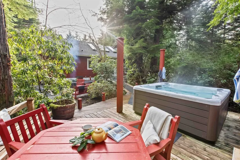 Coastal Haven-N Chesterman Beach, Hot Tub, Surf! - Image 1