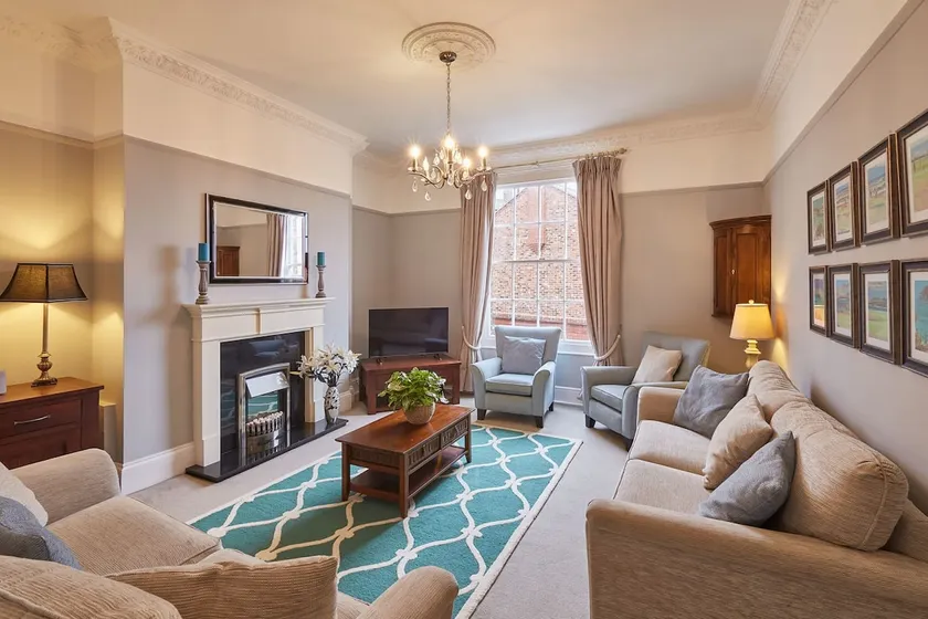 Host & Stay - Austen House - Image 1