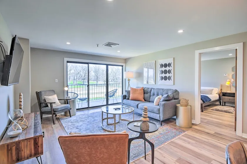Golf, Boat & More! Sleek Shangri La Condo in Afton - Image 1
