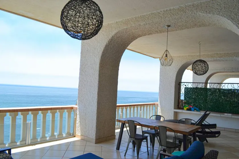 Rosarito Penthouse 3BR, Pool, private beach - Image 1