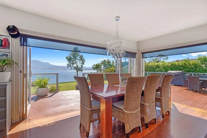 Casa Con Vista Luxury Waterfront Home, Sleeps 10 - Image 1