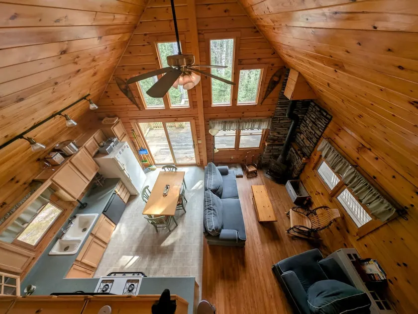 Log Cabin on Saltwater Cove - Image 1