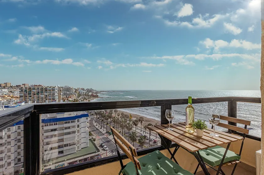 Beachfront with Spectacular views and Swimming pool - Image 1