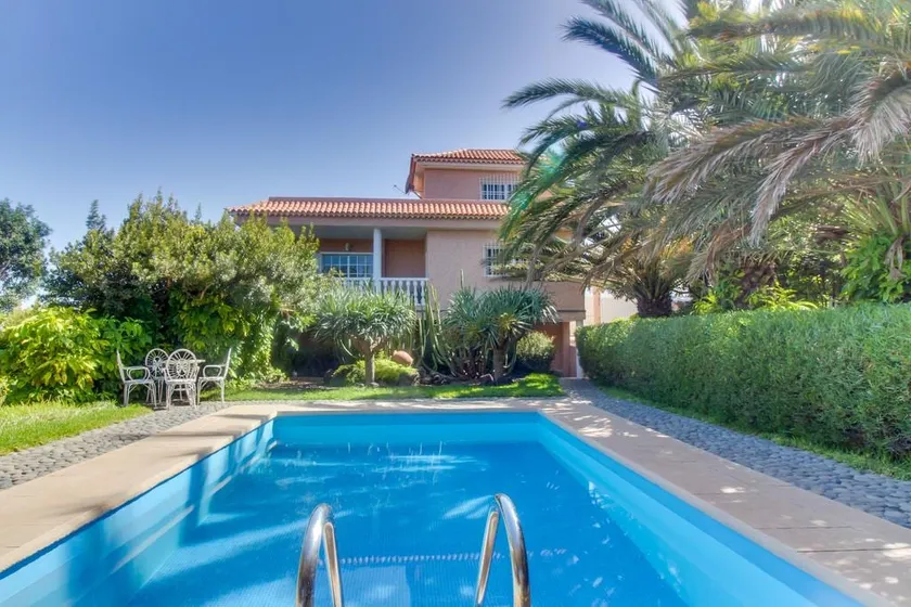 Villa Morera mit Bergblick, Pool, schnellem WLAN, Garten und Terrasse; Parkplatz vorhanden - Image 1