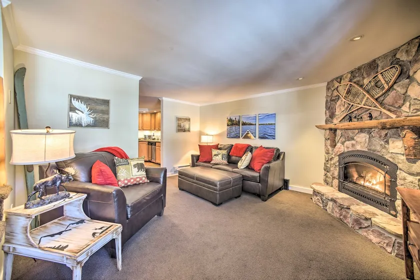 1 Block to Downtown: Cozy Condo by Mirror Lake - Image 1