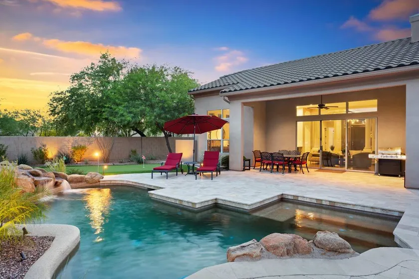 Golf Course Villa! Saltwater Pool! Extremely clean - Image 1
