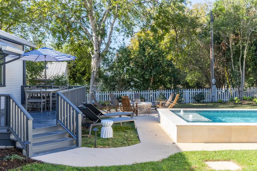 Plunge Pool +Firepit + Food Delivery in Round Top - Image 1