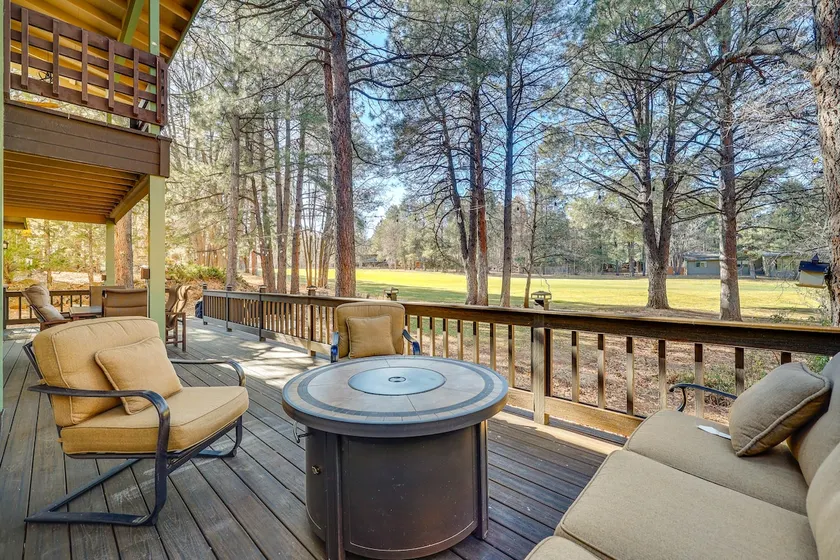 4 Mi to Woodland Lake: 2-Story Home w/ Grill - Image 1
