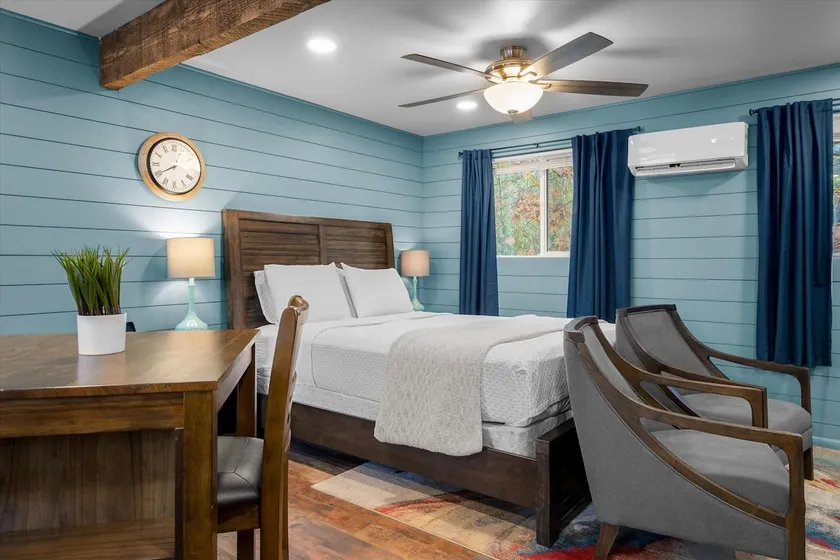 15 Creekside Retreat - Image 1