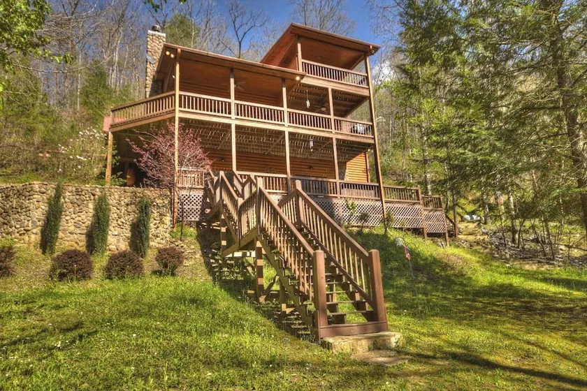 Trout Haven | Creekfront + Hot Tub + Fishing - Image 1