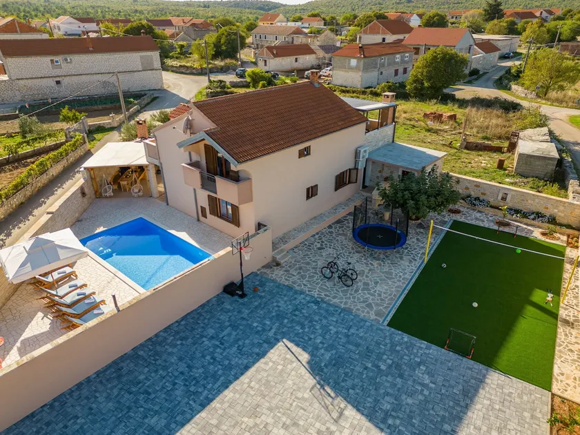 Villa Kamen ZadarVillas - Image 1
