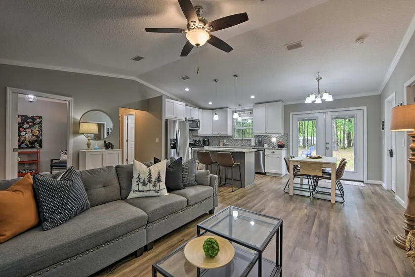 Serene Live Oak Home w/ Fire Pit by River + SOSMP! - Image 1