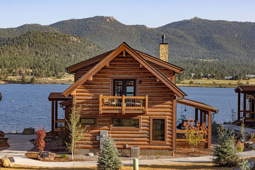 Chic Lakefront Cabin - Best Views! Jacuzzi, Two Patios, Indoor/Outdoor Fireplace - Image 1