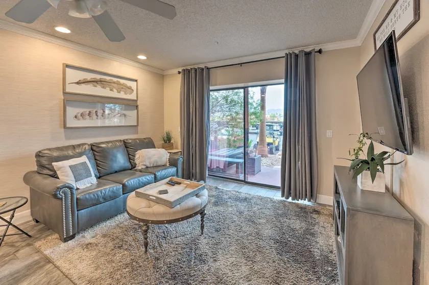 Walk to Beach: Lake Havasu Condo w/ Pool Access - Image 1