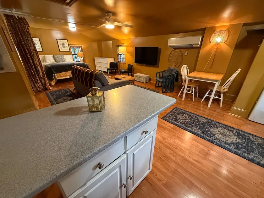 Basil Bungalow Guesthouse | Plaza Midwood - Image 1