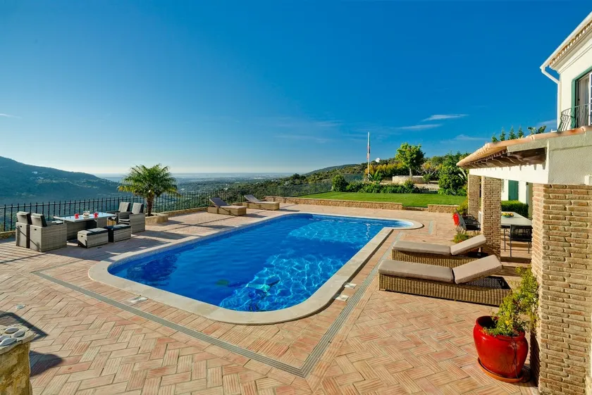 Family Villa with Pool & Algarve Views - Image 1