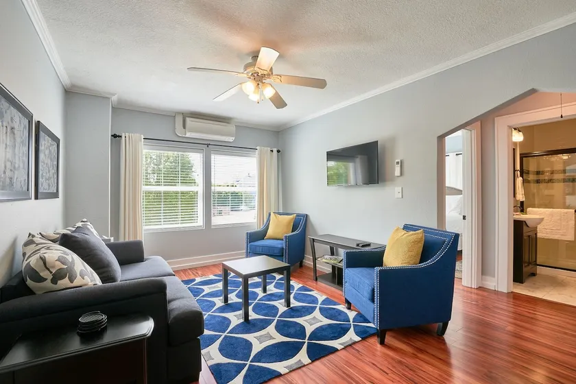 Luxury Flat in Downtown Newberg - Suite #5 - Image 1