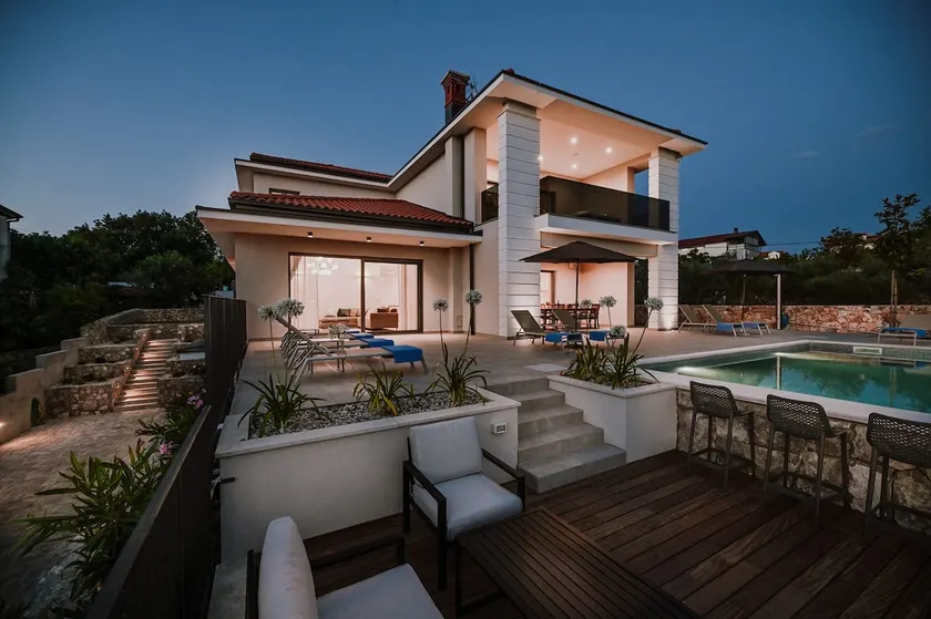 Luxury Villa Luana - Image 1