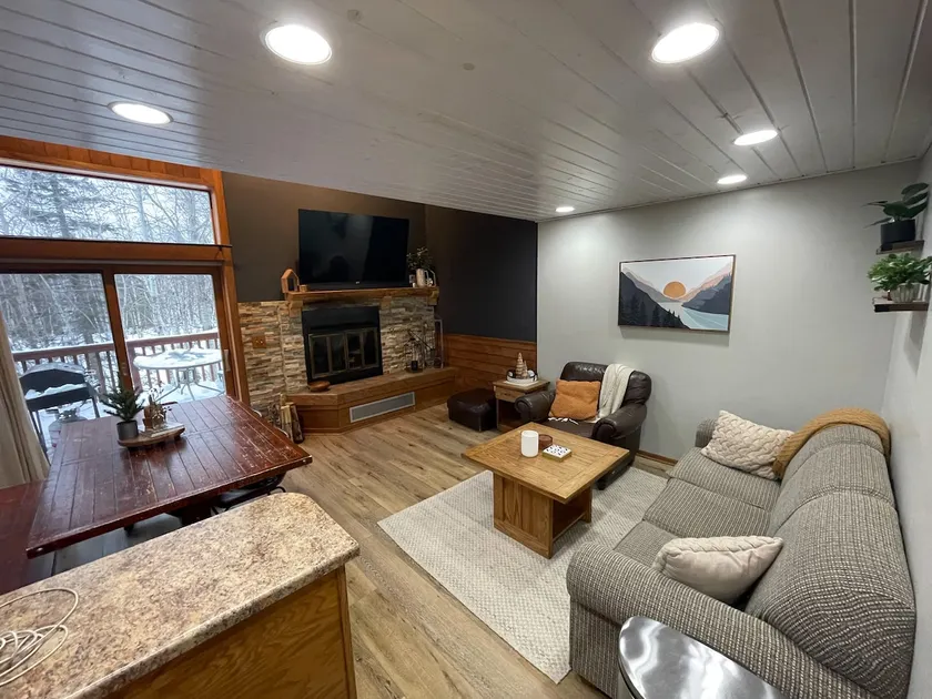 Ski-In/Ski-Out, Lutsen Mountain, sleeps 8! - Image 1