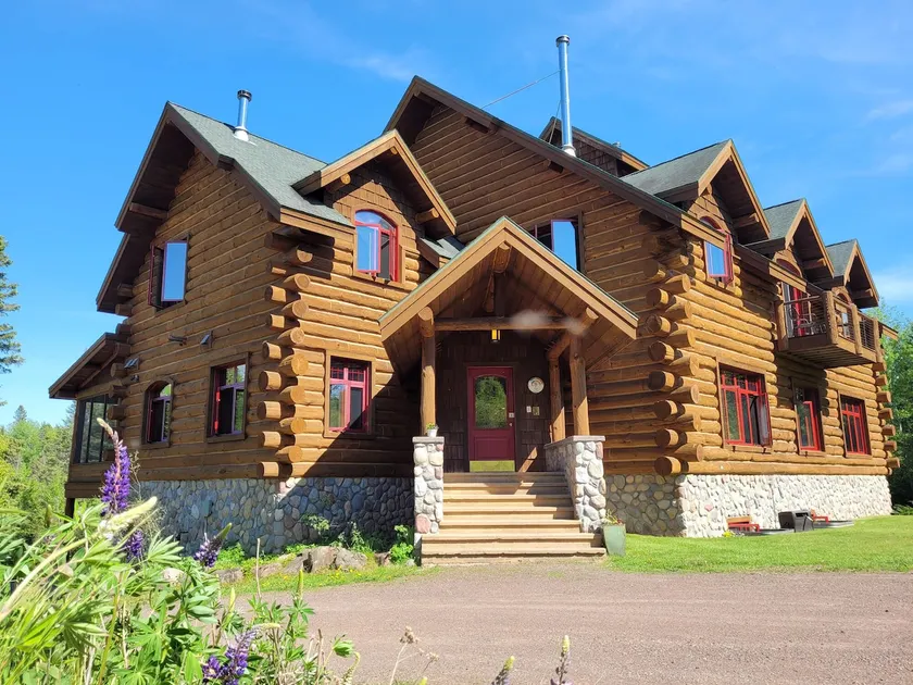 Private lodge on Baptism River 8BR-6.5Baths - Image 1