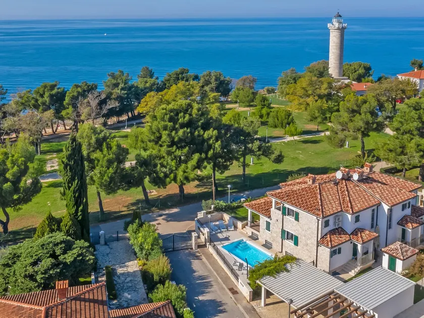 Holiday Home Villa Beach Front by Interhome - Image 1