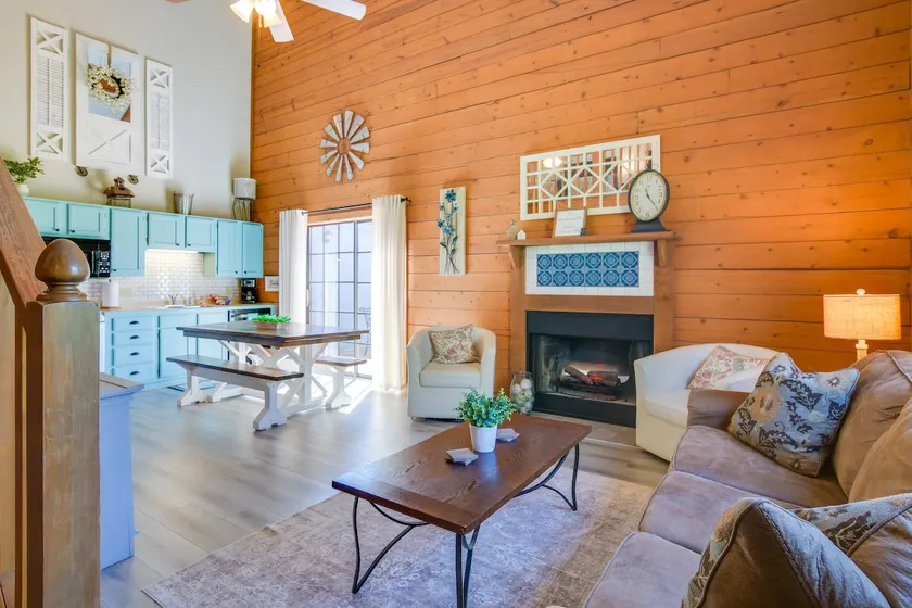 Stylish Townhome about 3 Mi to Theatre District! - Image 1