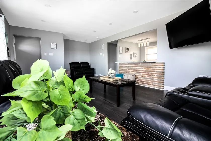 5BR House Close to Falls & Aquarium - Image 1