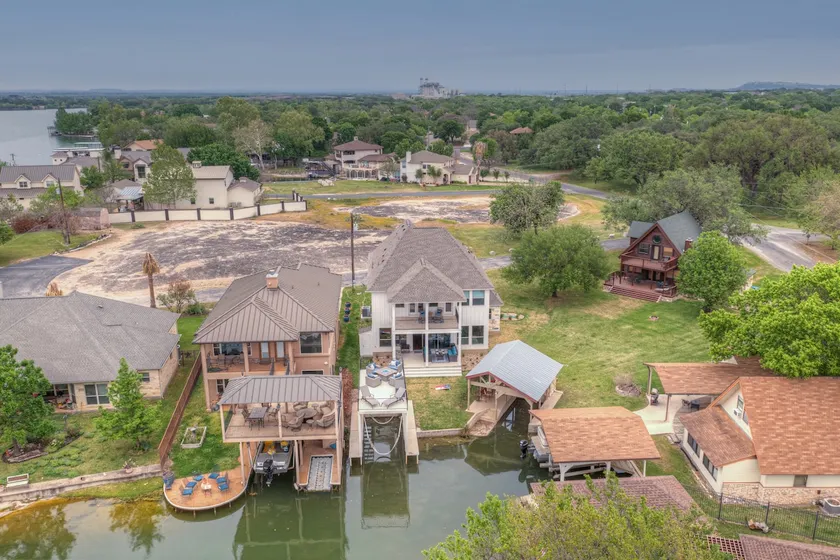 Stunning Luxury Home on Lake LBJ! - Image 1