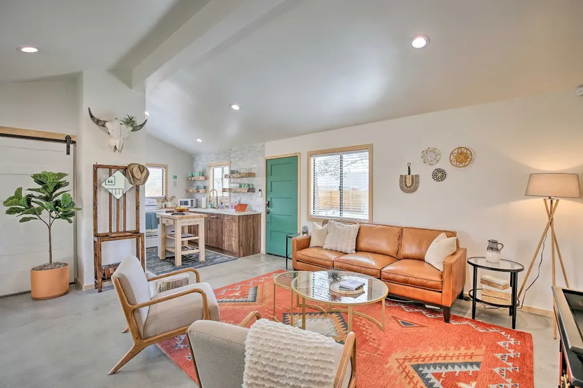 Modern Joshua Tree Bungalow with Fire Pit & BBQ! - Image 1