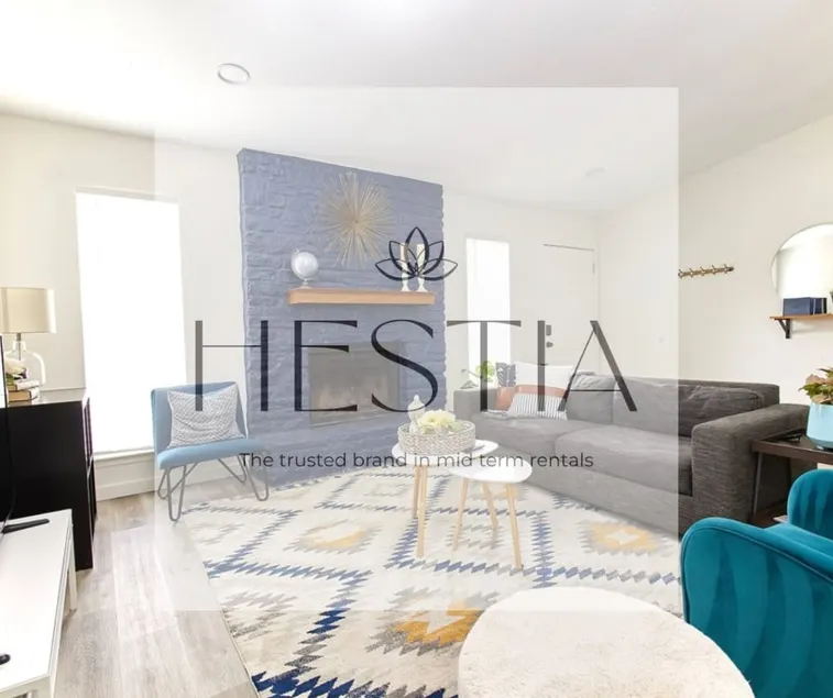 2BR Ensuite | Near The Domain & UT - Image 1