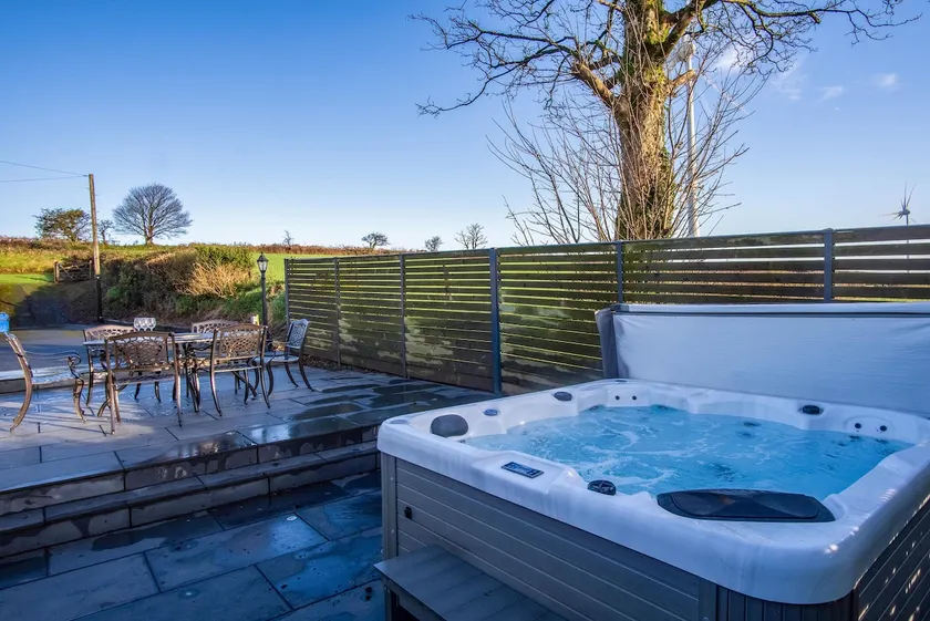 The Beacon - 3 Bedroom Cottage - Ludchurch - Narberth - Image 1