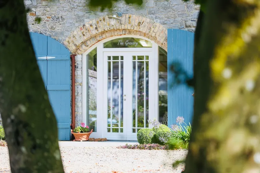 The Granary, Luxuriously Restored Barn on a Farm - Image 1