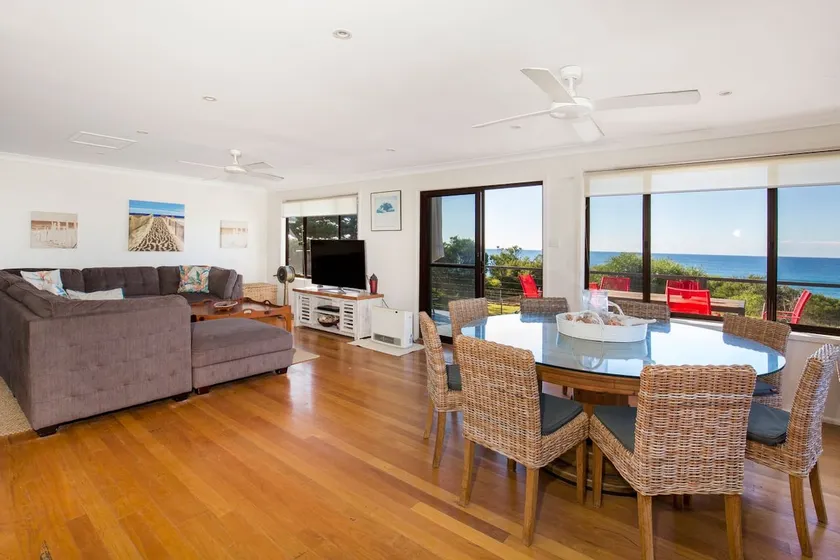 Endless Summer I Pet Friendly Absolute Beachfront - Image 1