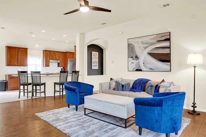 Westside Contemporary 3Bd 2B near Toyota Stadium - Image 1