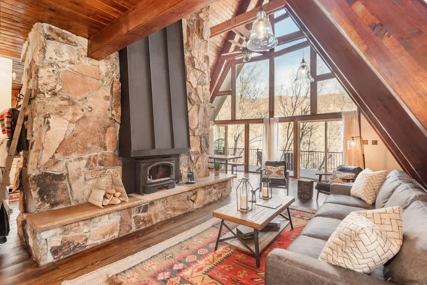 ”A” Frame - 4 bed, Fireplaces, Hot Tub, Sauna - Image 1