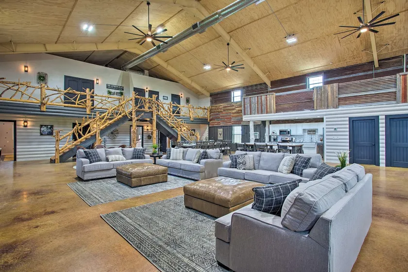 'The Copper Roost': Lake Texoma Escape w/ Hot Tub - Image 1